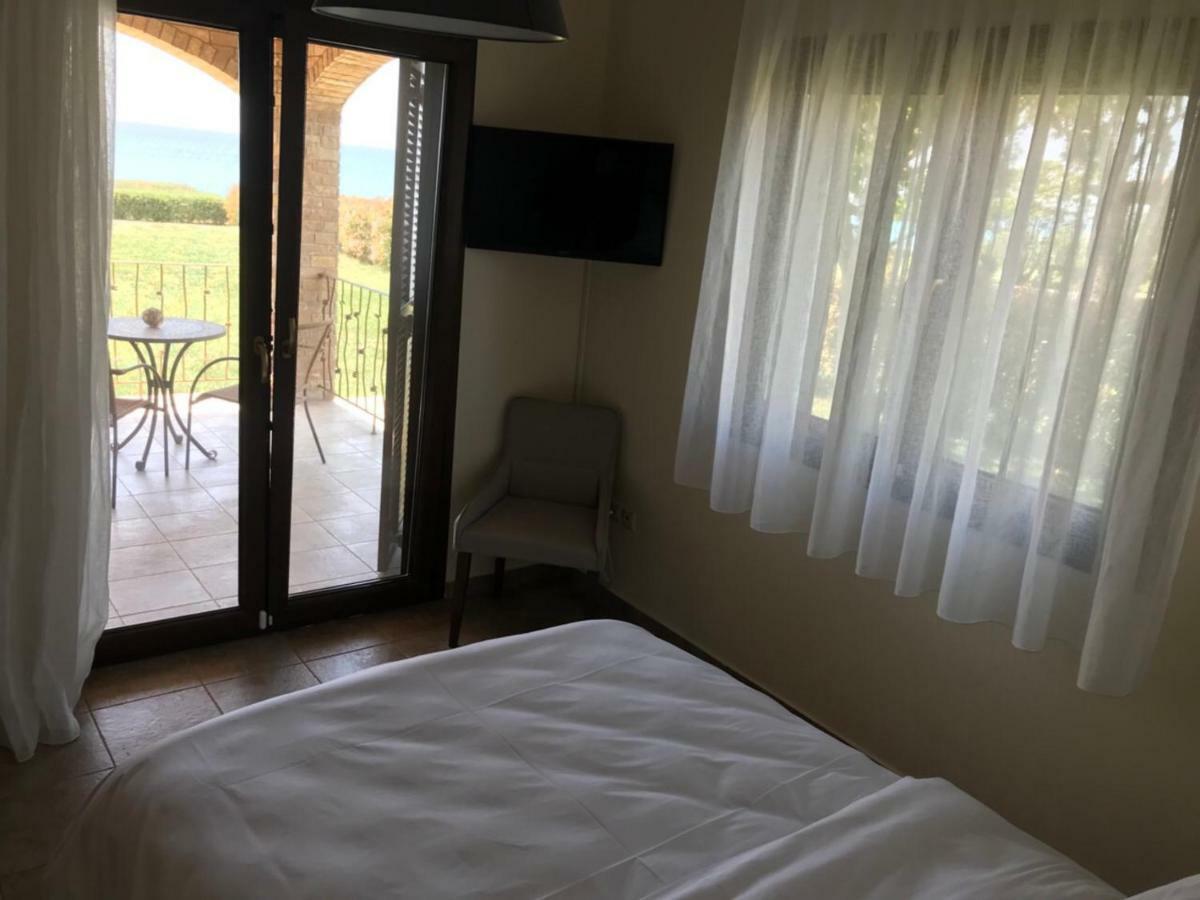 M Varkes Villa Nea Moudania Exterior foto
